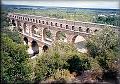 Pont du Gard (most je součástí římského akvaduktu mezi Avignonem a Nimes) 
