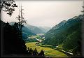 Vyrážíme na Elmer Kreuz Spitze - pohled zpět do údolí Lechu (vpředu dole Elmen) 
