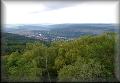 Pohled z Hvíždince do údolí Berounky, vpředu Řevnice