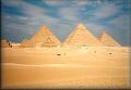 Velké pyramidy v Gíze - zleva Mycerinova, Chephrenova a Cheopsova 