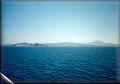 Připlouváme k Santorini 